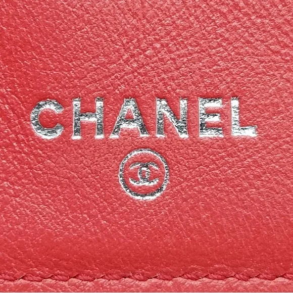 Channel Red Long Wallet - Picture 6 of 16